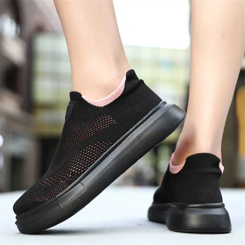 Kids Outdoor Play Ideas - Calze con plateau scarpe marroni per
