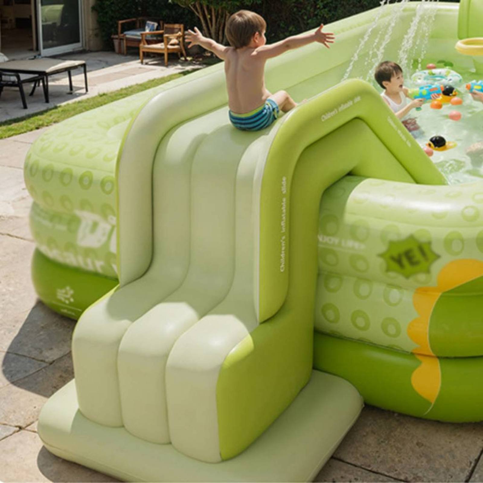 Scivolo Gonfiabile per Piscina - Kids Outdoor Water Park recensione e prezzo